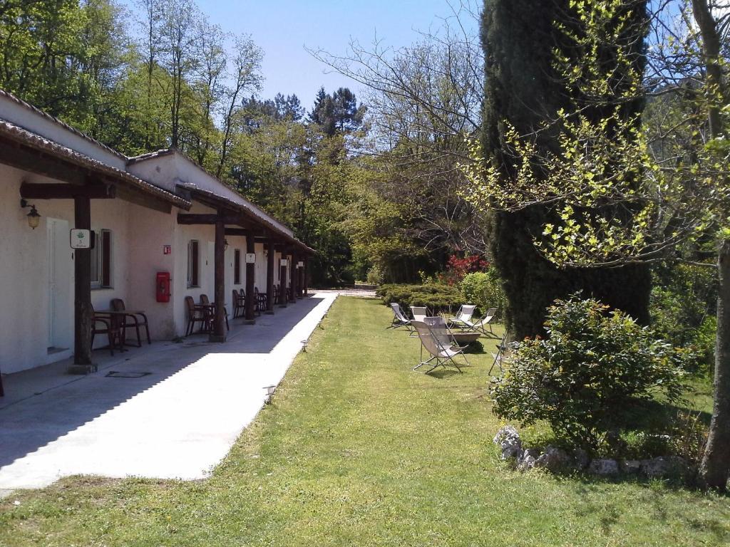 Logis Hotel Restaurant La Corniche Des Cevennes Saint-Jean-du-Gard Exterior photo