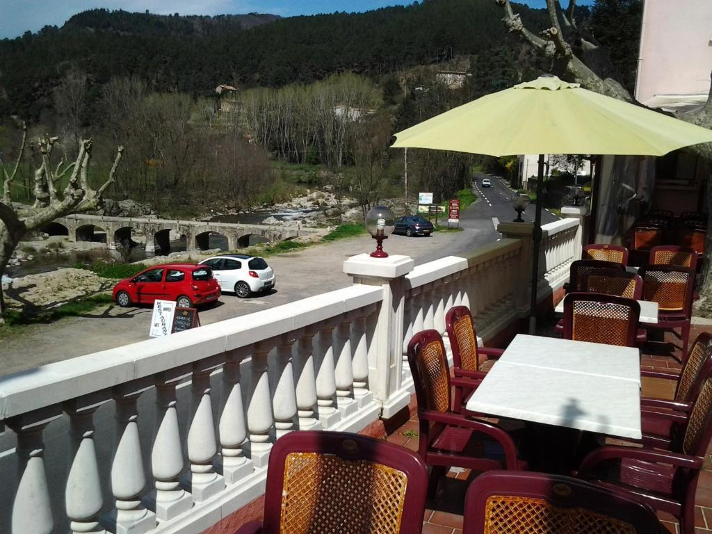 Logis Hotel Restaurant La Corniche Des Cevennes Saint-Jean-du-Gard Exterior photo